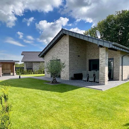 Schoenes Ferienhaus Mit Sauna Am Harkebruegger See In Der Naehe Von Oldenburg Barssel  Екстер'єр фото